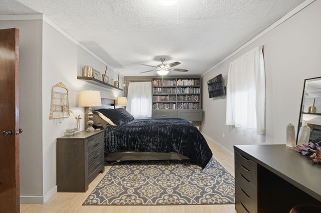 180 Southwick St, Agawam, MA 01030