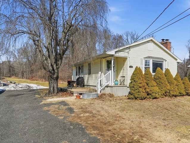 180 Southwick St, Agawam, MA 01030