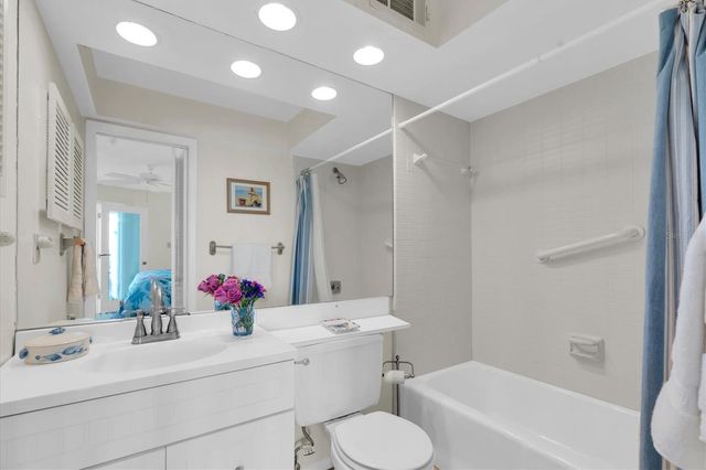 6500 FLOTILLA DRIVE 187, Holmes Beach, FL 34217