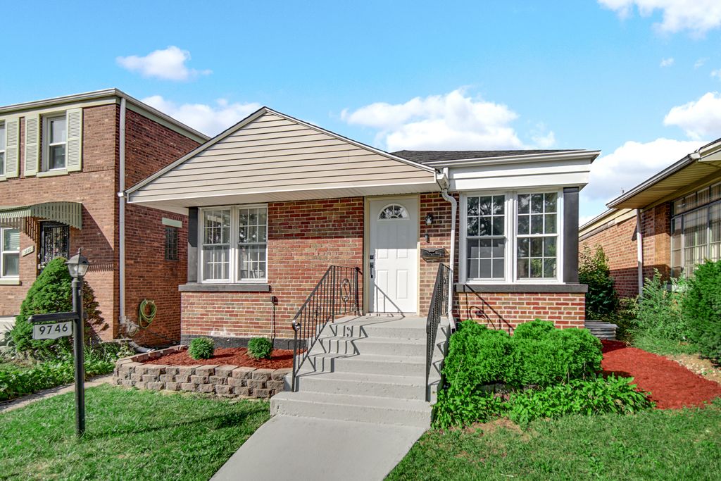 9746 S Dobson Avenue, Chicago, IL 60628 — photo 2