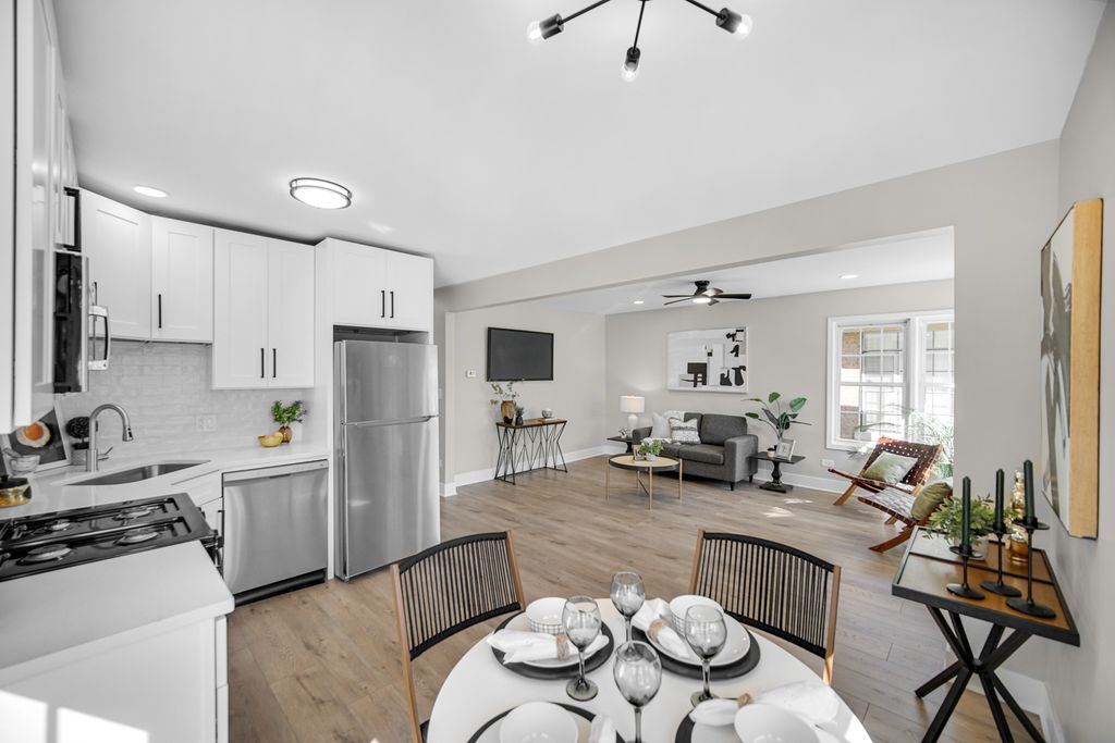 9746 S Dobson Avenue, Chicago, IL 60628 — photo 5