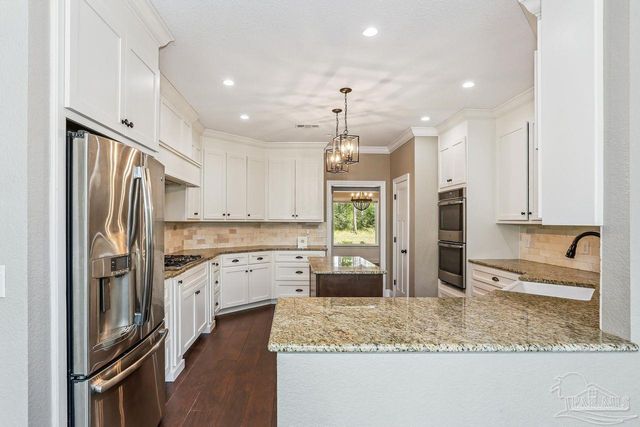 2365 Bison Dr, Pace, FL 32571