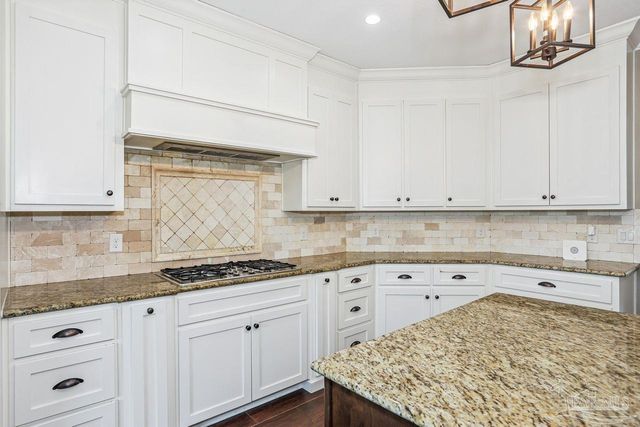 2365 Bison Dr, Pace, FL 32571