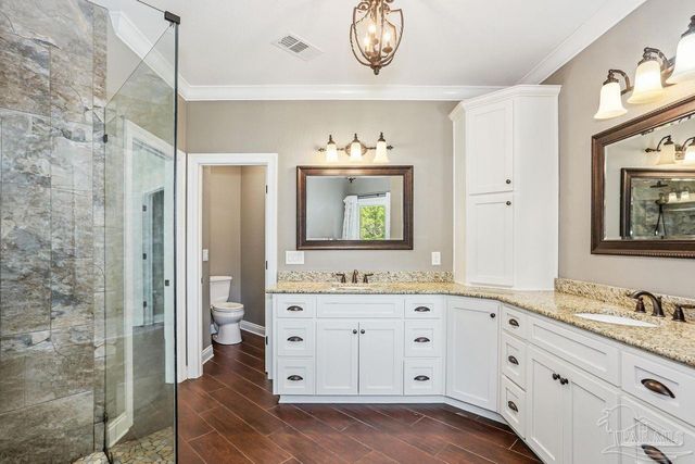 2365 Bison Dr, Pace, FL 32571