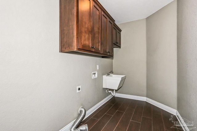 2365 Bison Dr, Pace, FL 32571