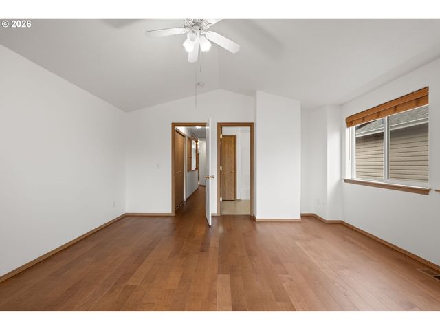 6866 N SEDRO St, Portland, OR 97203