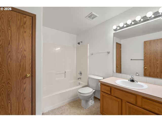 6866 N SEDRO St, Portland, OR 97203