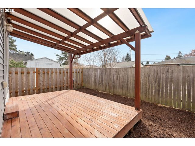 6866 N SEDRO St, Portland, OR 97203