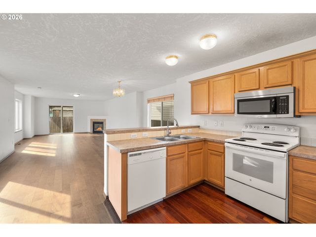 6866 N SEDRO St, Portland, OR 97203