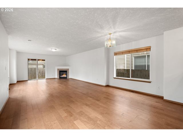 6866 N SEDRO St, Portland, OR 97203