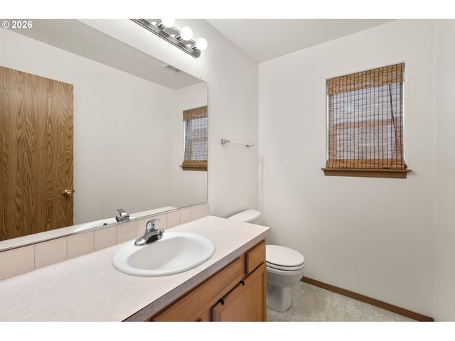 6866 N SEDRO St, Portland, OR 97203