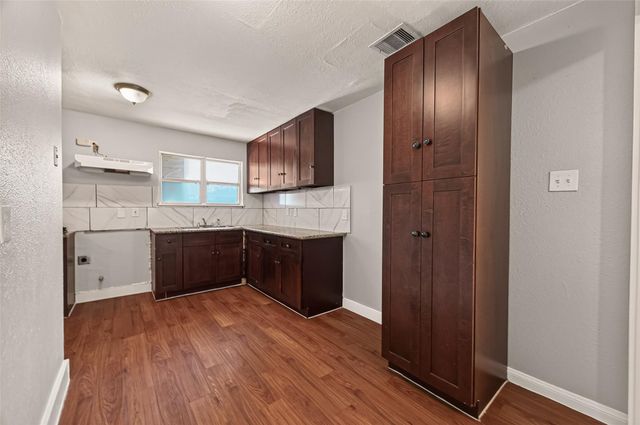 10601 Ambursen Street, Houston, TX 77034