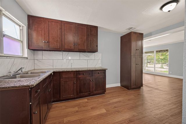 10601 Ambursen Street, Houston, TX 77034