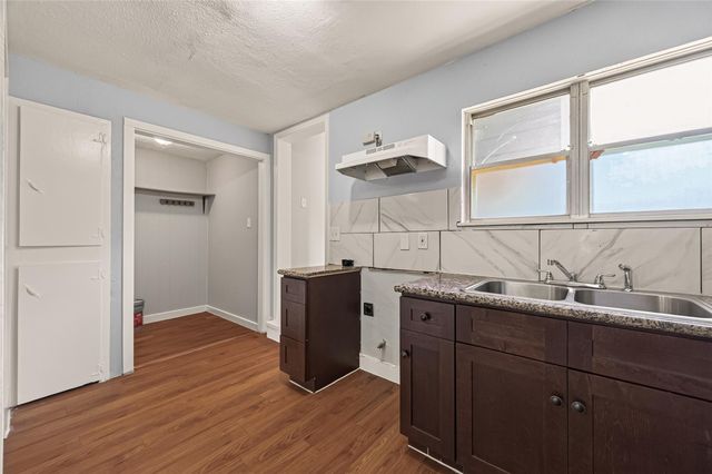 10601 Ambursen Street, Houston, TX 77034