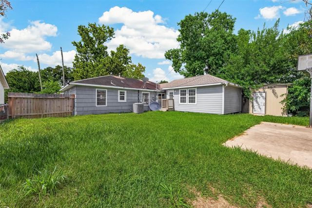 10601 Ambursen Street, Houston, TX 77034