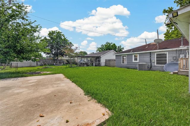 10601 Ambursen Street, Houston, TX 77034