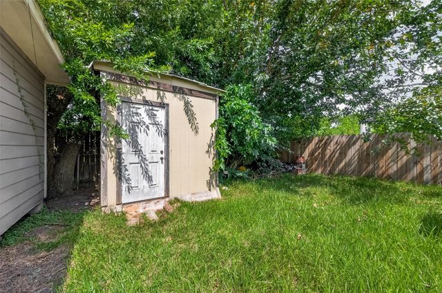 10601 Ambursen Street, Houston, TX 77034