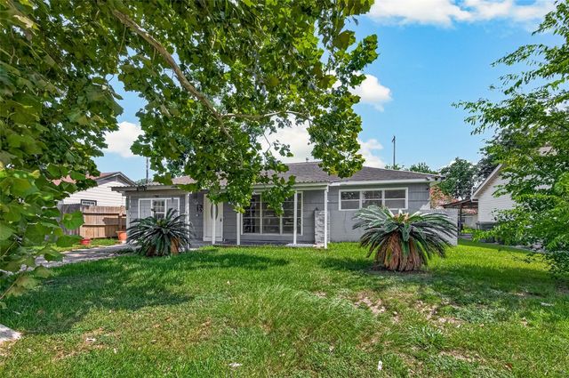 10601 Ambursen Street, Houston, TX 77034