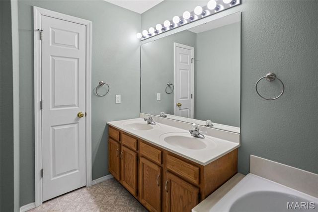 343 Moultrie Lane, O'fallon, IL 62269