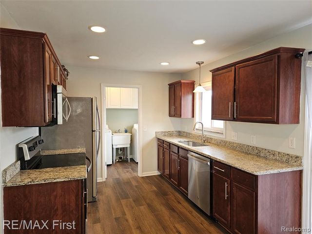 47564 Ryan Road, Shelby Twp, MI 48317