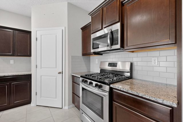 1436 Terrazas Court, Los Lunas, NM 87031