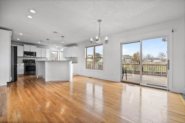 6913 Lewis Carroll Court, Johnston, IA 50131