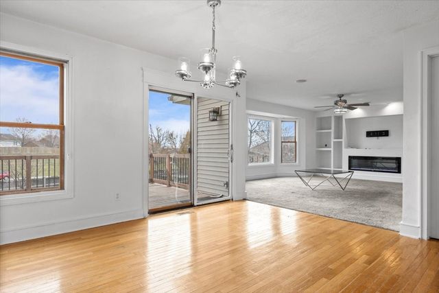 6913 Lewis Carroll Court, Johnston, IA 50131