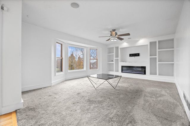 6913 Lewis Carroll Court, Johnston, IA 50131