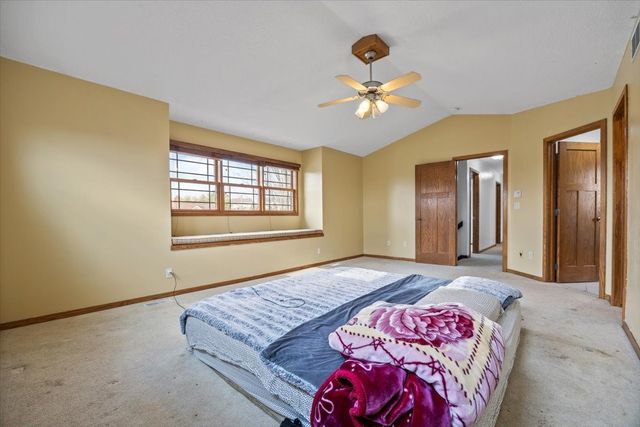 6913 Lewis Carroll Court, Johnston, IA 50131