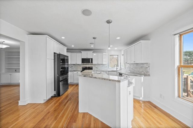 6913 Lewis Carroll Court, Johnston, IA 50131