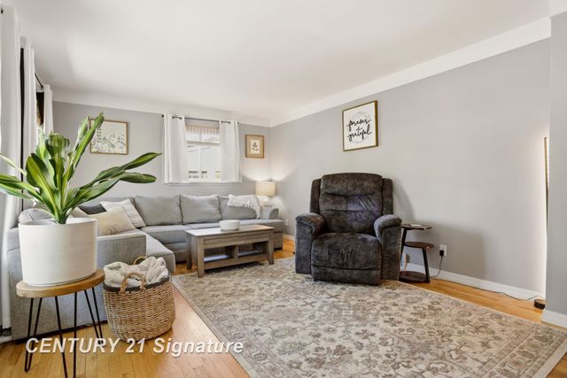 2101 N Brentwood Place, Essexville, MI 48732