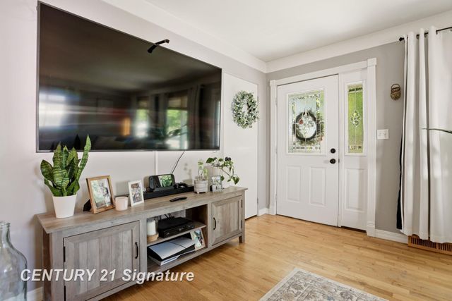 2101 N Brentwood Place, Essexville, MI 48732