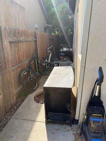 13410 Brookwood Way, Lathrop, CA 95330