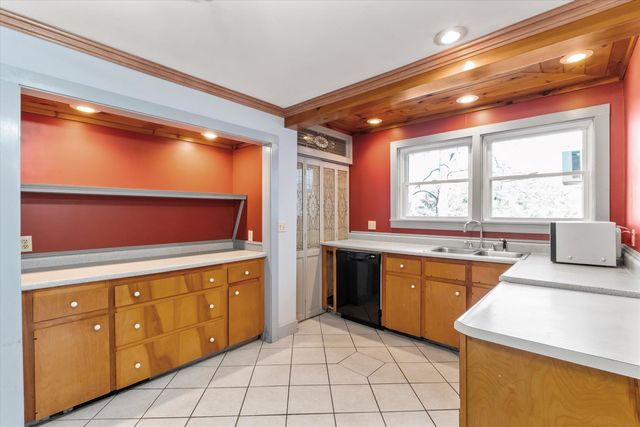 177 Winnicutt Road, Stratham, NH 03885