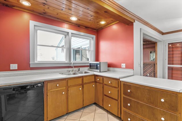 177 Winnicutt Road, Stratham, NH 03885