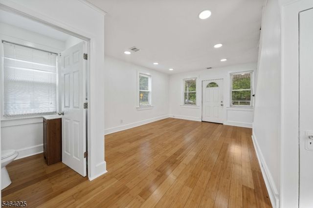 704 W Lake Ave, Rahway City, NJ 07065