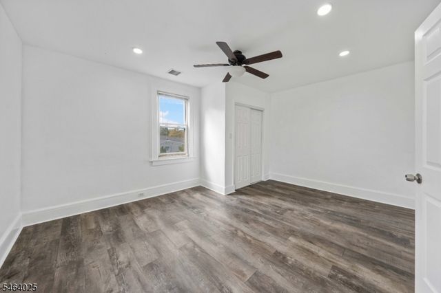 704 W Lake Ave, Rahway City, NJ 07065