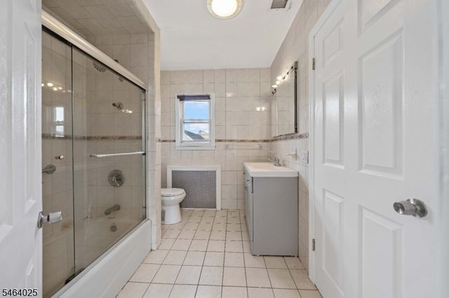 704 W Lake Ave, Rahway City, NJ 07065