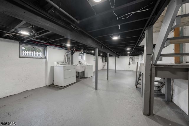 704 W Lake Ave, Rahway City, NJ 07065