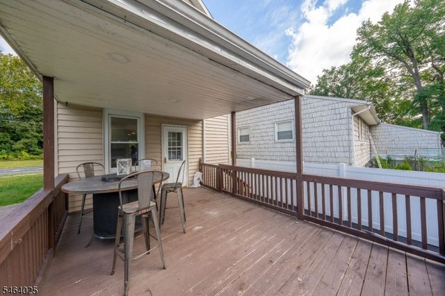 704 W Lake Ave, Rahway City, NJ 07065