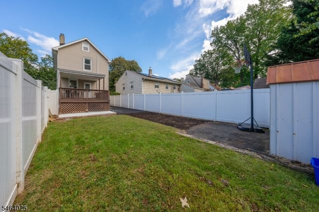 704 W Lake Ave, Rahway City, NJ 07065