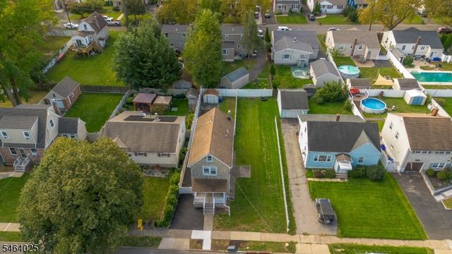 704 W Lake Ave, Rahway City, NJ 07065
