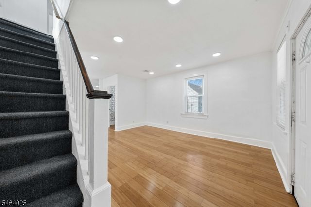 704 W Lake Ave, Rahway City, NJ 07065