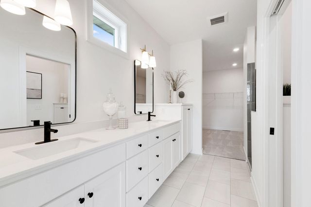 17787 Ellsworth Drive, Lakeville, MN 55024