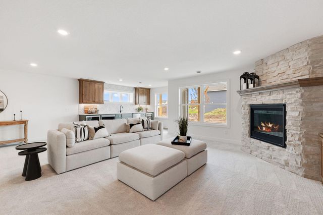 17787 Ellsworth Drive, Lakeville, MN 55024