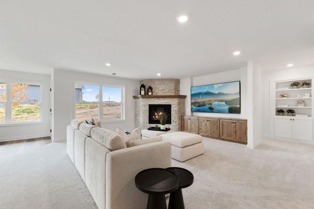 17787 Ellsworth Drive, Lakeville, MN 55024