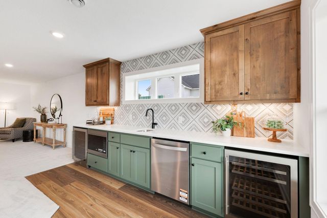 17787 Ellsworth Drive, Lakeville, MN 55024