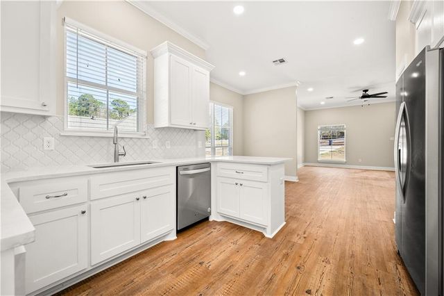 318 WALKER GRAVEL PIT Road, Dry Prong, LA 71423