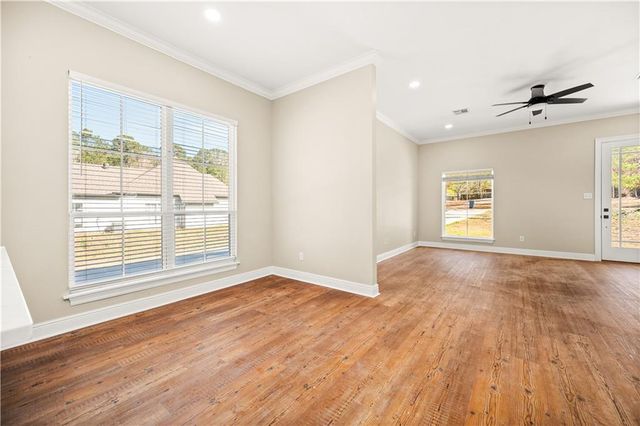 318 WALKER GRAVEL PIT Road, Dry Prong, LA 71423