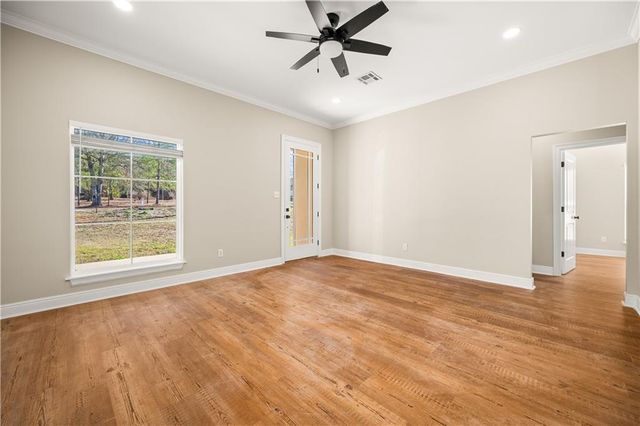 318 WALKER GRAVEL PIT Road, Dry Prong, LA 71423